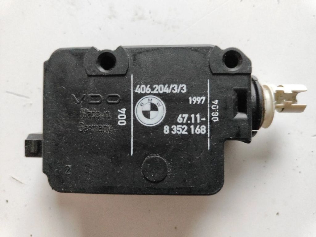 BMW 5 E39 2001 Petrol Rear Fuel tank cap lock motor 8352168 