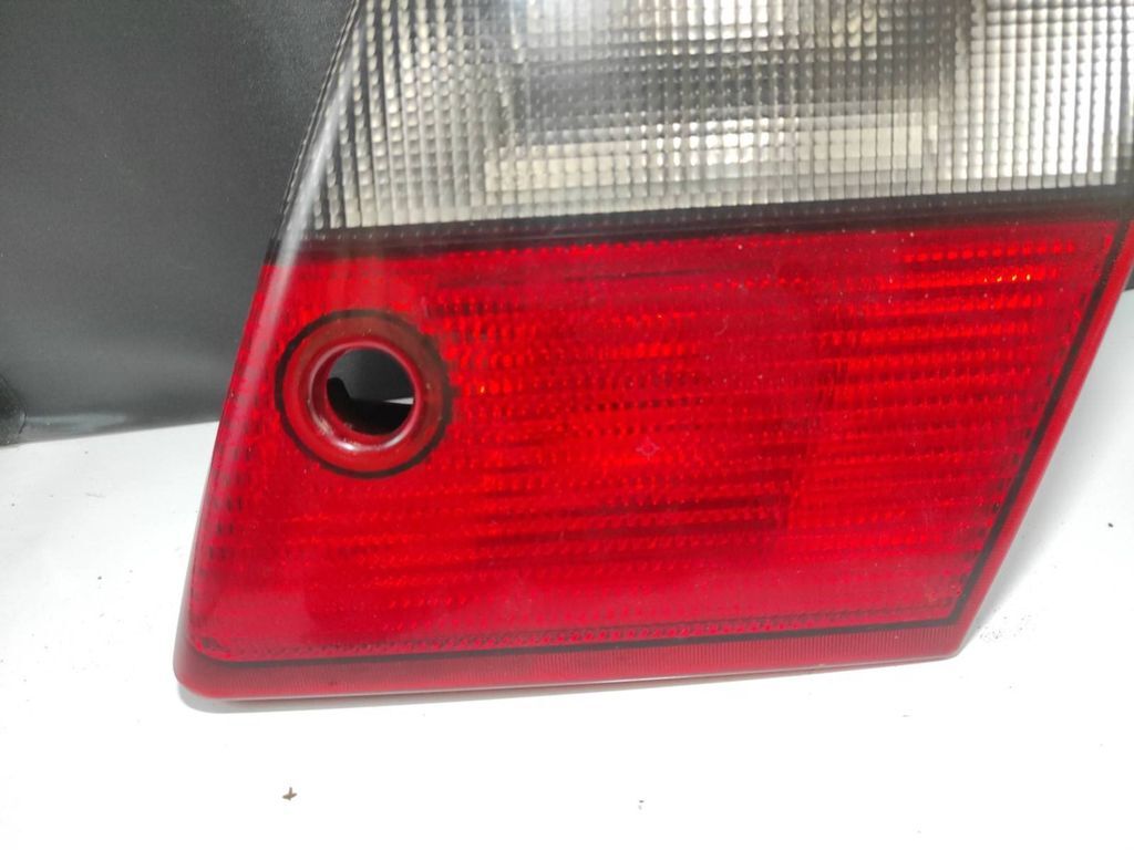 Saab 9-5 2.0T 110kW Petrol 2000 LHD Saloon Rear tailgate tail light lamp 
