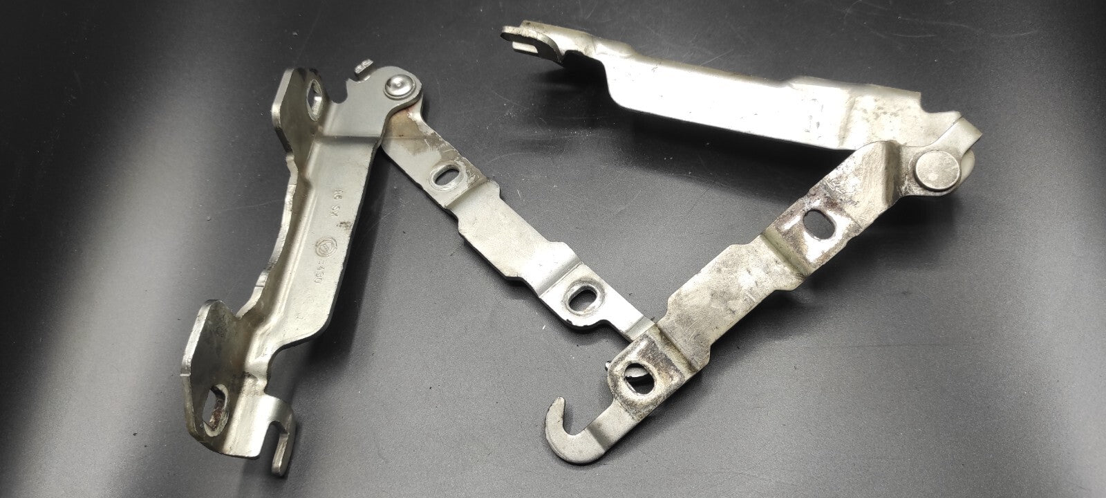 Alfa Romeo 159 2.4JTDm 147kW 2007 Front Engine Bonnet Hood Hinge Set