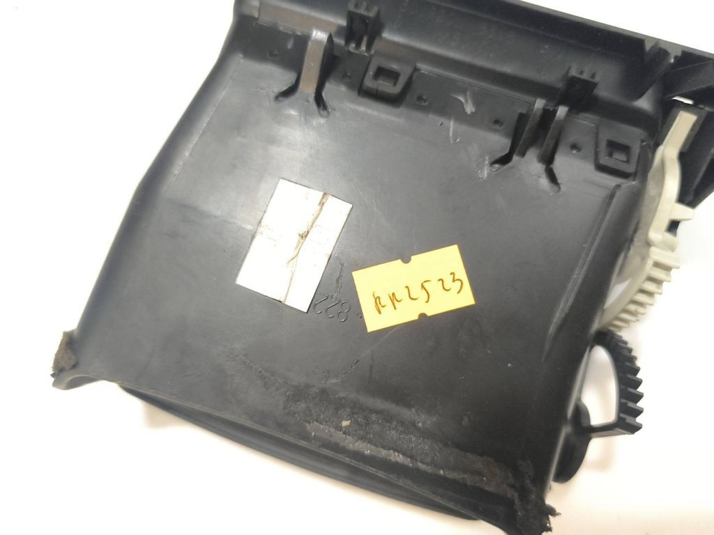 Toyota Avensis T250 2006 Front Right dashboard side air vent grill trim 