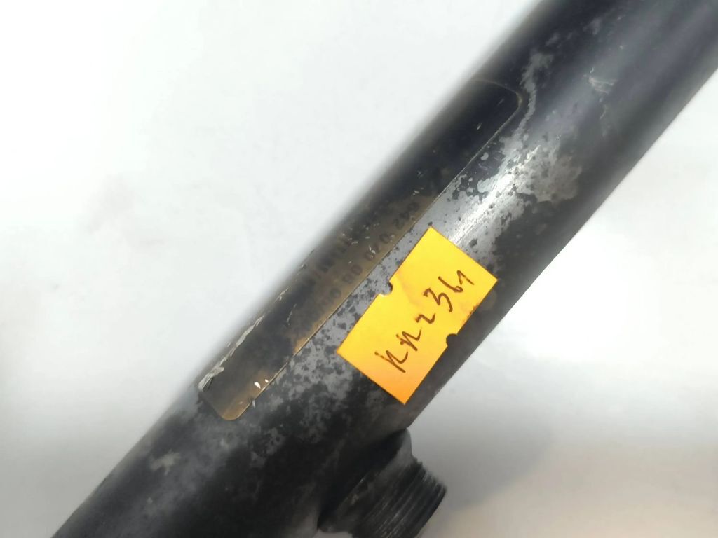 Mercedes-Benz E W211 2005 Diesel V6 Right fuel rail line pipe A6420700695 