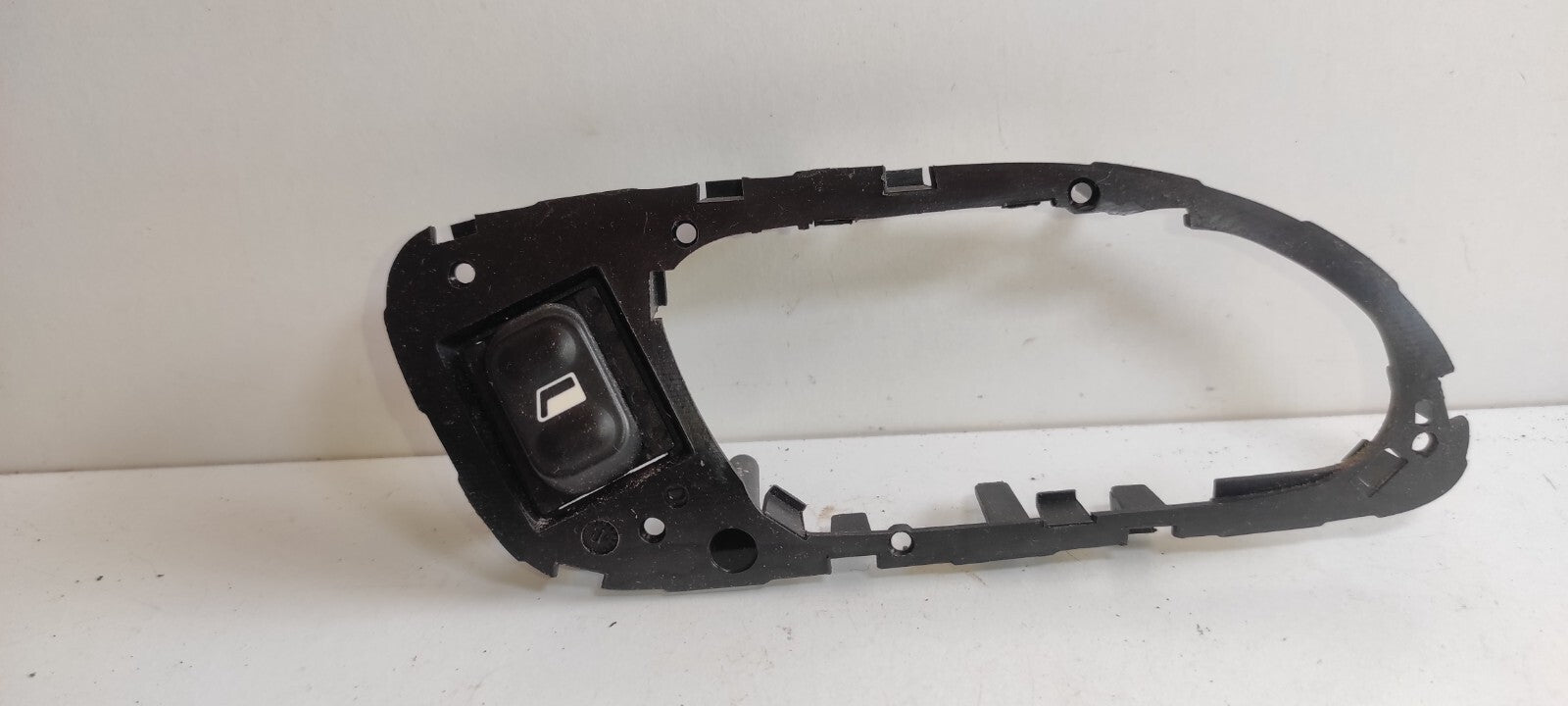 Peugeot 607 3.0i V6 2001 LHD Rear Right Electric Window Switch 9635733580