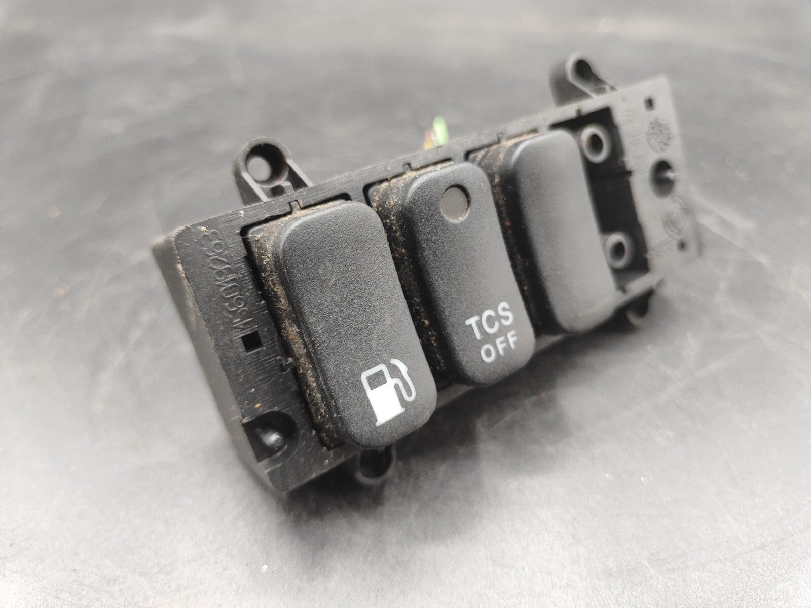 Alfa Romeo 166 2.4JTD 110kW 10V 2003 ASR Fuel Flap Cap Switch Button 156019263