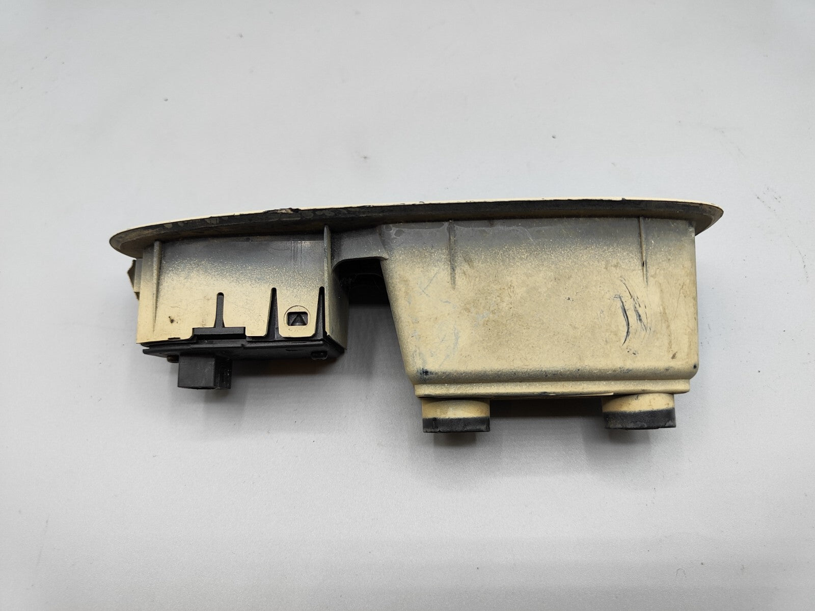 Alfa Romeo 159 1.9JTD 2008 Rear Right Electric Window Switch Yellow 156055038