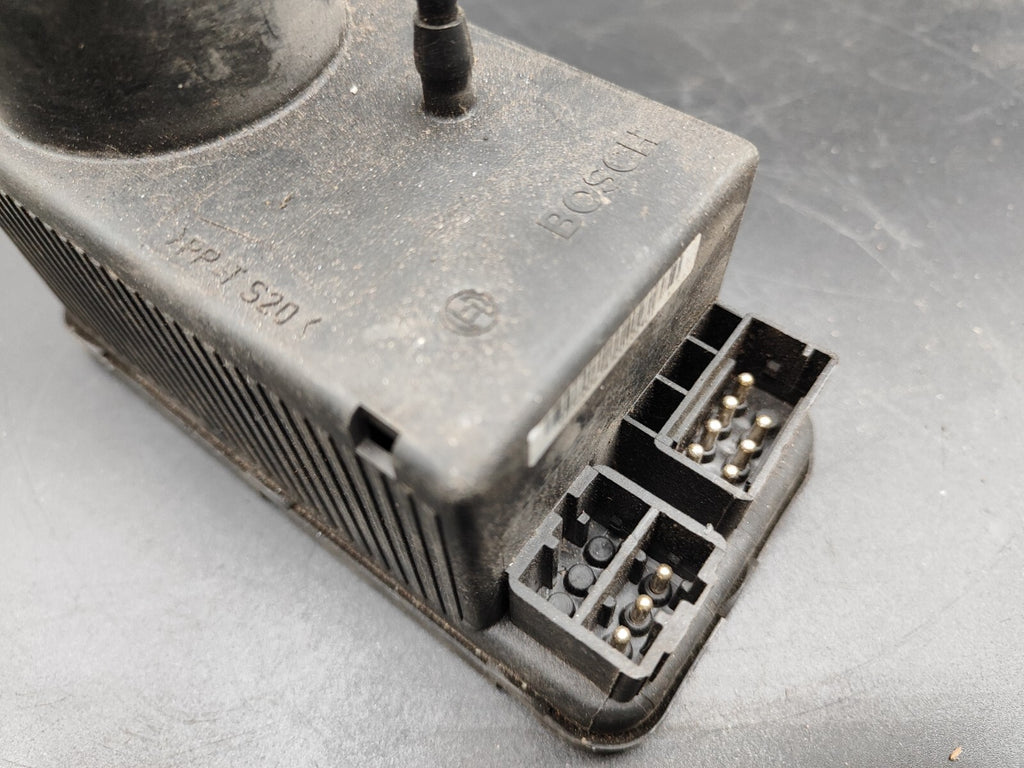 Mercedes Benz W202 1994 Central Lock Vacuum Pump 2028001648 0132006349