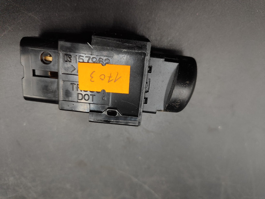 Pontiac Vibe 2004 LHD Hazzard Light Switch Button 157962