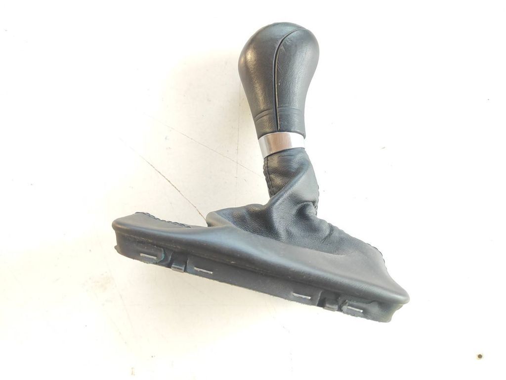 Mercedes-Benz C W204 2010 Gear lever shifter trim leather knob A2042677710