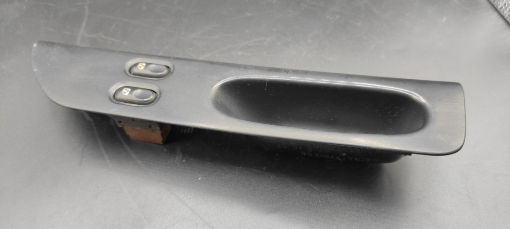 Renault Laguna MK1 1994 LHD Front Left Electric Window Switch 7700875656