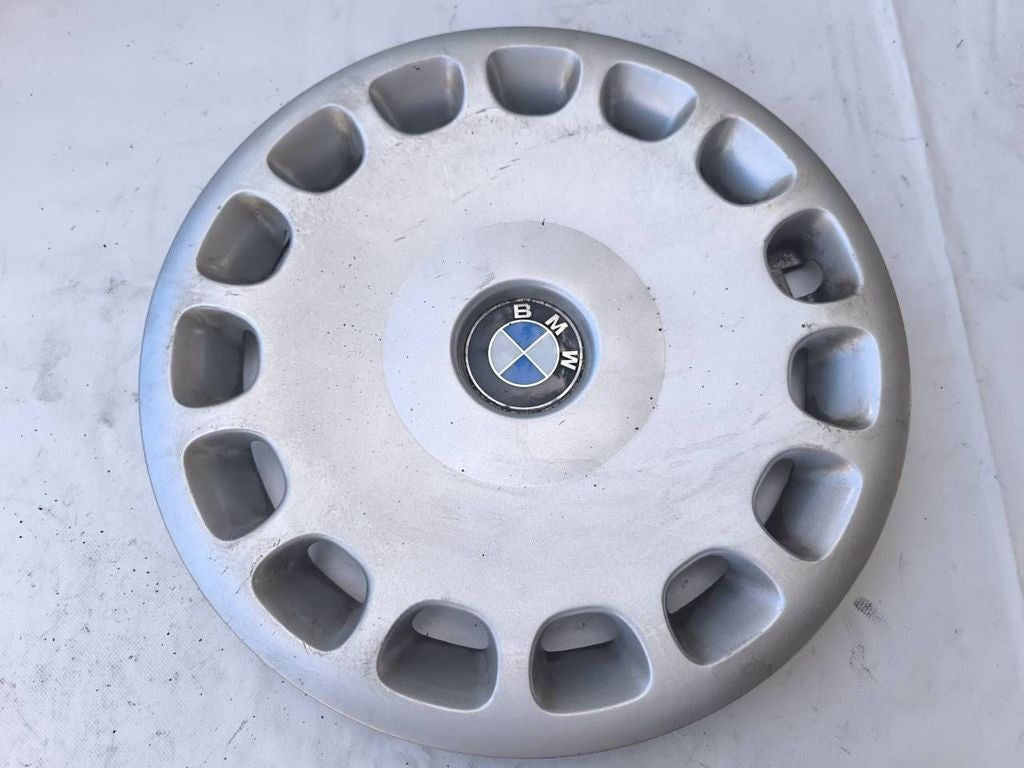 BMW 5 E39 1997 R15 wheel hub cap trim 36131093324 