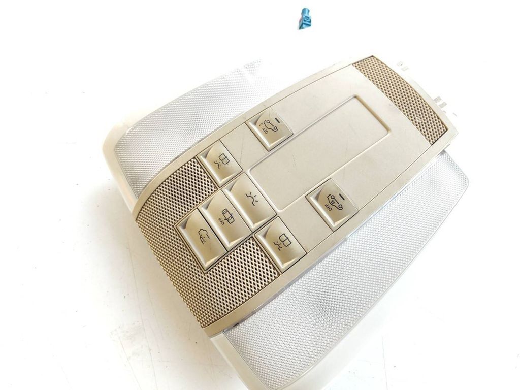 Mercedes-Benz C W204 2009 front seat light A2048200823 