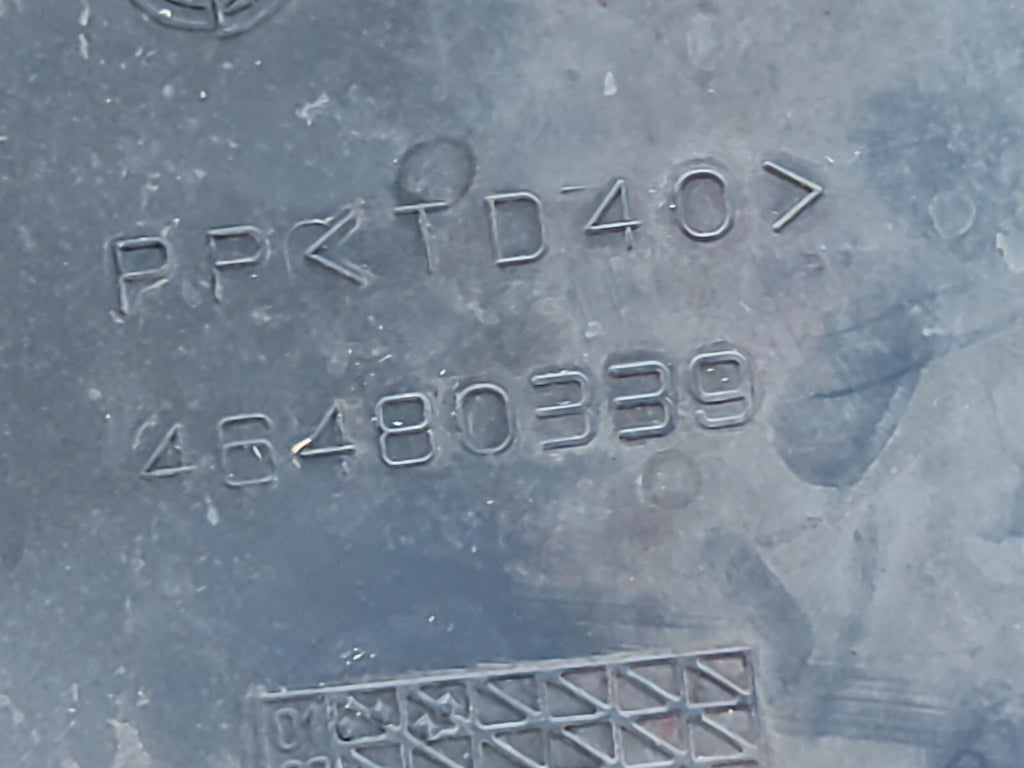 Alfa Romeo 147 8V JTD 2005 Diesel Engine Plastic Top Cover 46480339