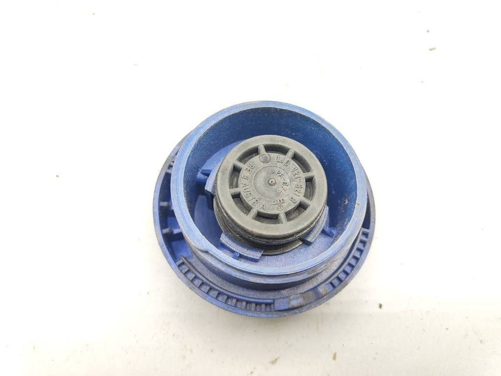 Volkswagen PASSAT B5.5 2003 Water coolant tank reservoir cap 1J0121321B 