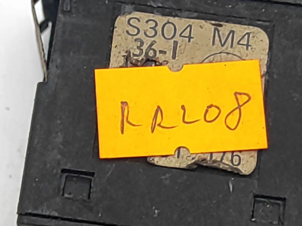 BMW 3 E30 1989 Hazard light switch BSS304M4 