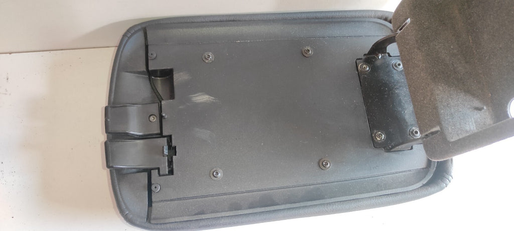 Peugeot 607 3.0i V6 2002 Center Console Armrest Black Leather Cover 1843522016