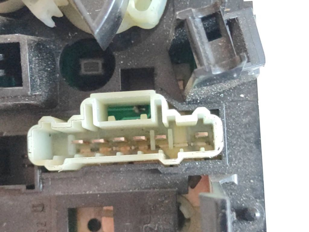 Peugeot 207 1.4HDI 2009 AC Climate control unit module 69910004 