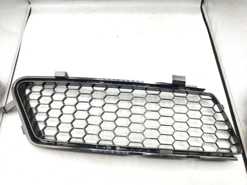 Alfa Romeo 159 2.4JTDm 147kW Saloon 2006 Front right bumper lower grill 