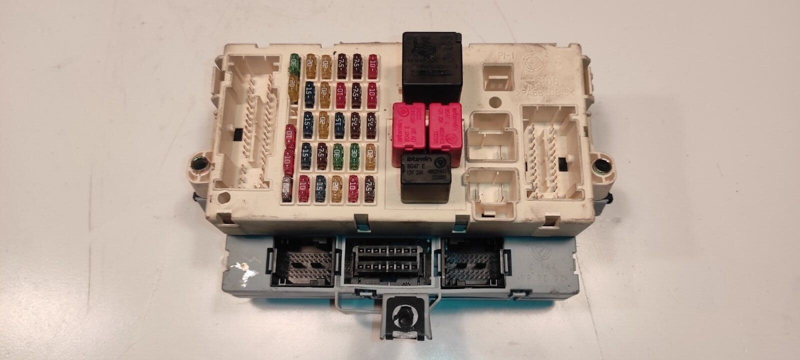 Alfa Romeo 147 2003 Interior Fuse Box Module 51711428 NPL93702