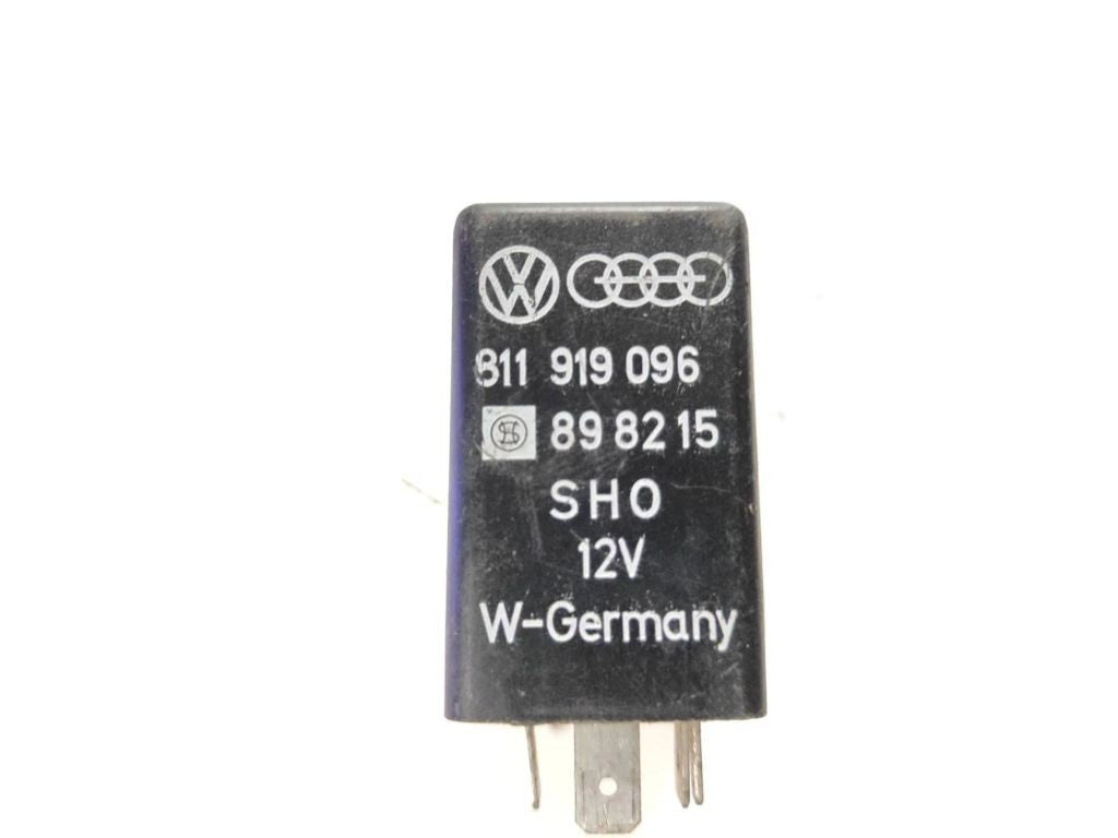 Audi 80 90 S2 B4 1993 relay 811919096 