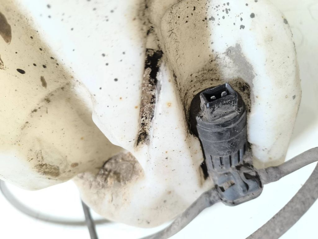 Alfa Romeo 159 2007 Windscreen washer fluid reservoir bottle E205016 