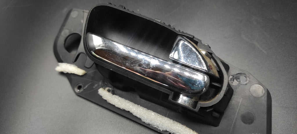 Peugeot 607 3.0i V6 2001 LHD Front Right Inner Door Handle 9629160577