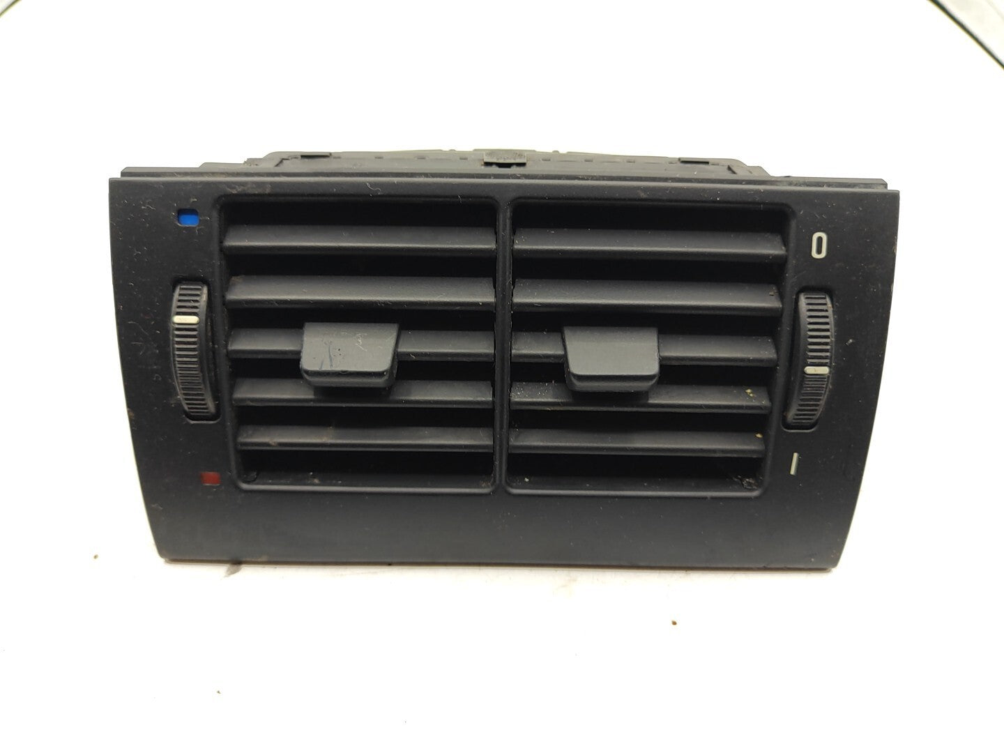 BMW 5 SERIES E39 530D 142kW Estate 2001 Rear Center Console Air Vent 8376150