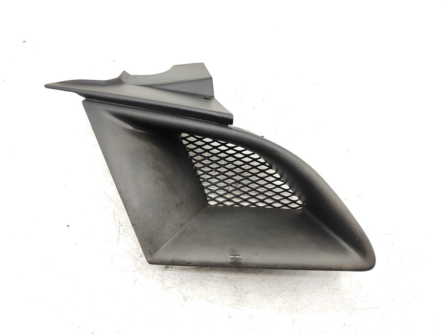 Alfa Romeo 166 FACELIFT 2.4JTD 2004 Front Bumper Right Grill 156045145