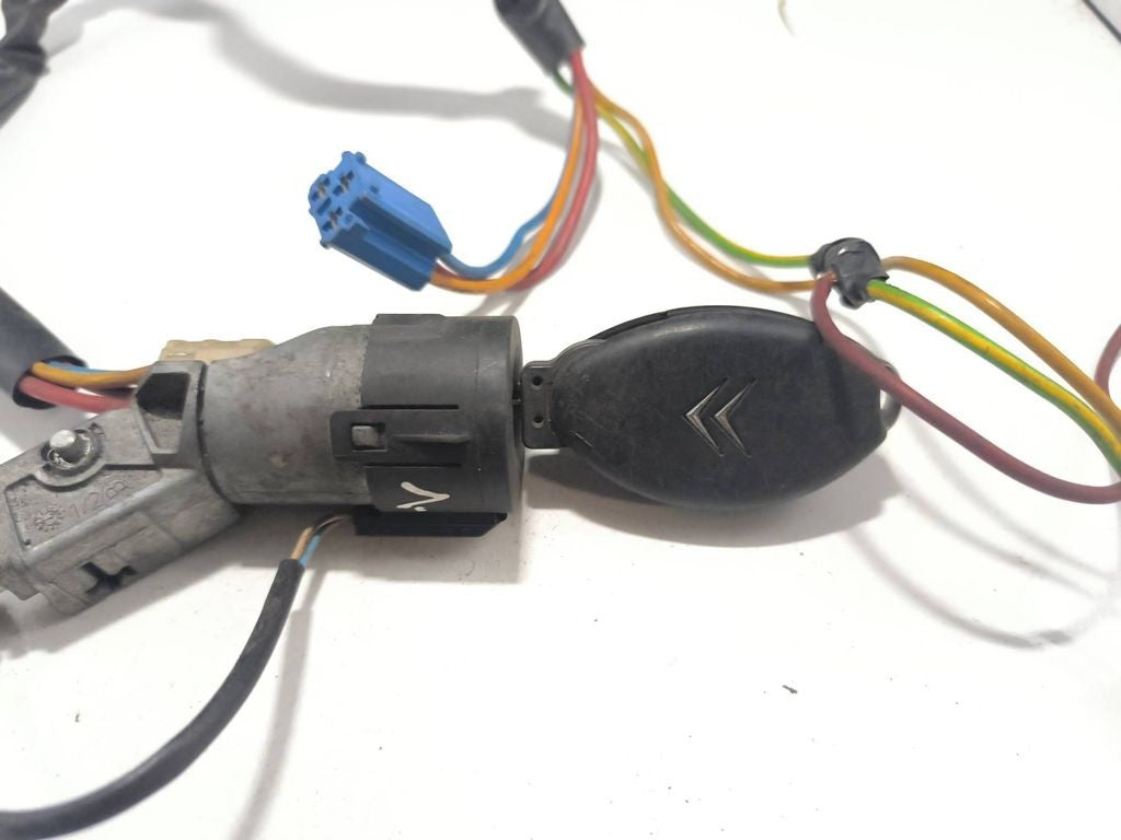 Citroen C5 2003 Ignition barrel lock with key set 9648445180 