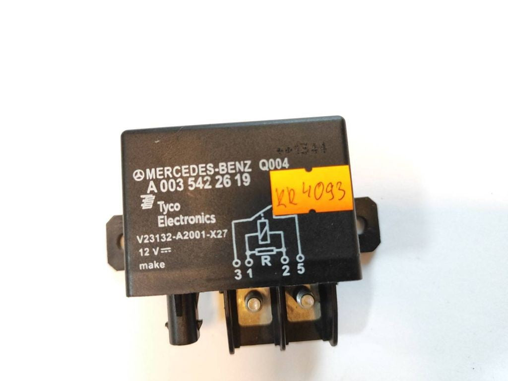Mercedes-Benz C W204 2013 Diesel Battery relay fuse A0035422619 