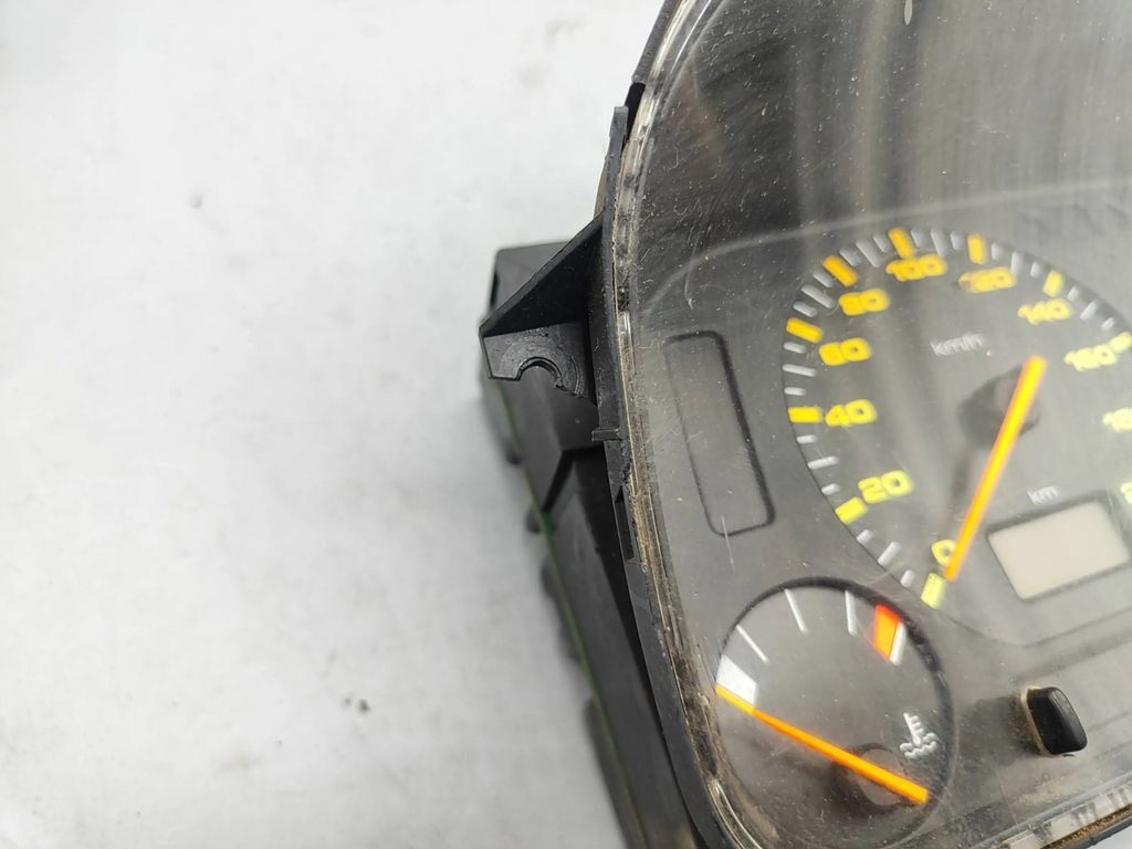 Seat Ibiza 6K1 LHD speedometer instrument cluster 87001323 