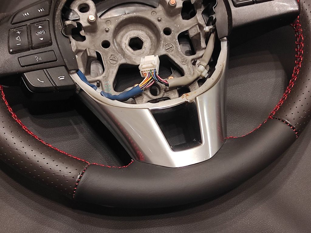 Mazda CX-5 2014 Steering wheel K0273 NEW LEATHER/ REFURBISHED