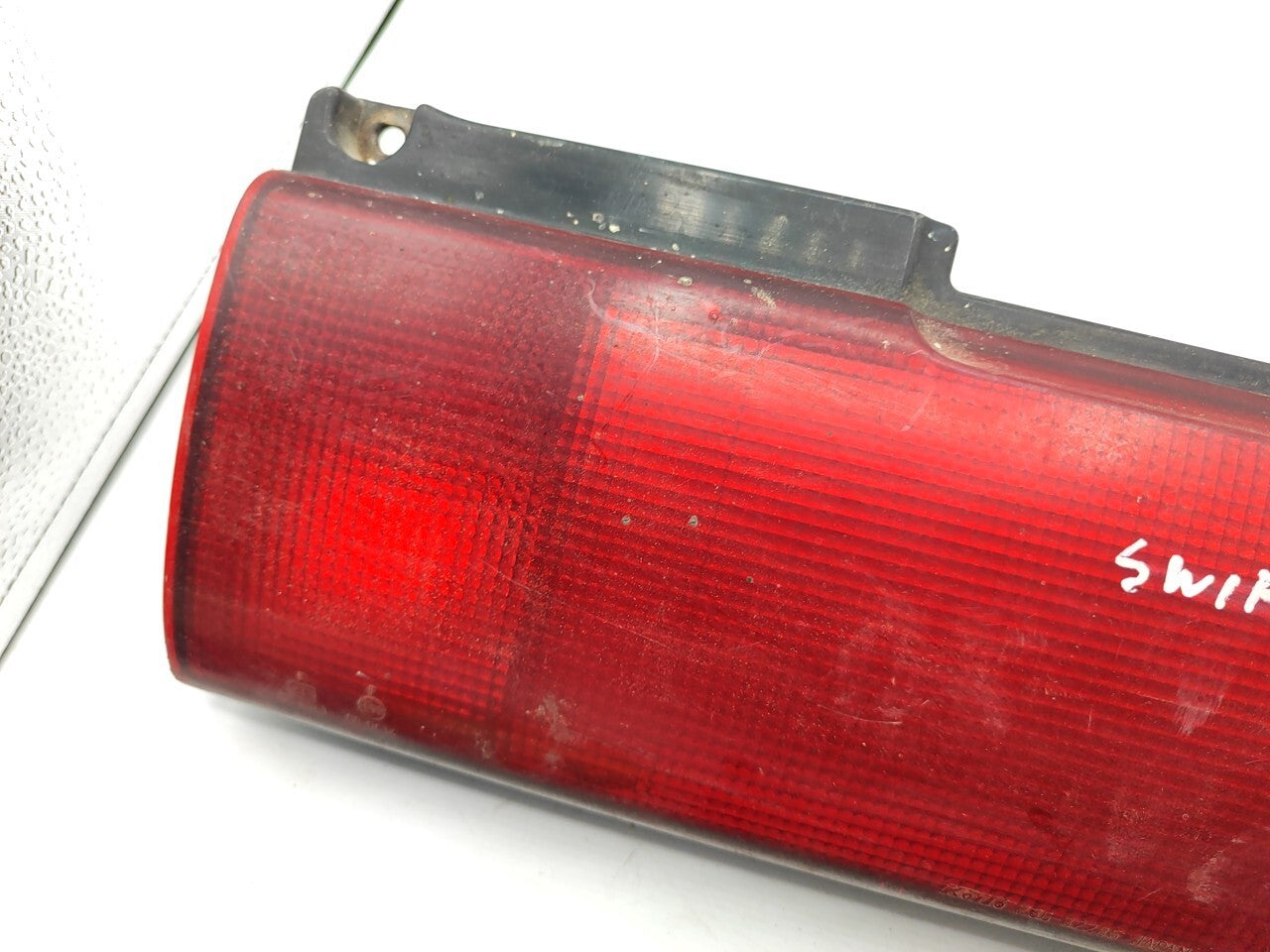 Suzuki Swift 1997 Hatch LHD Rear Center Taillight Light 23632285
