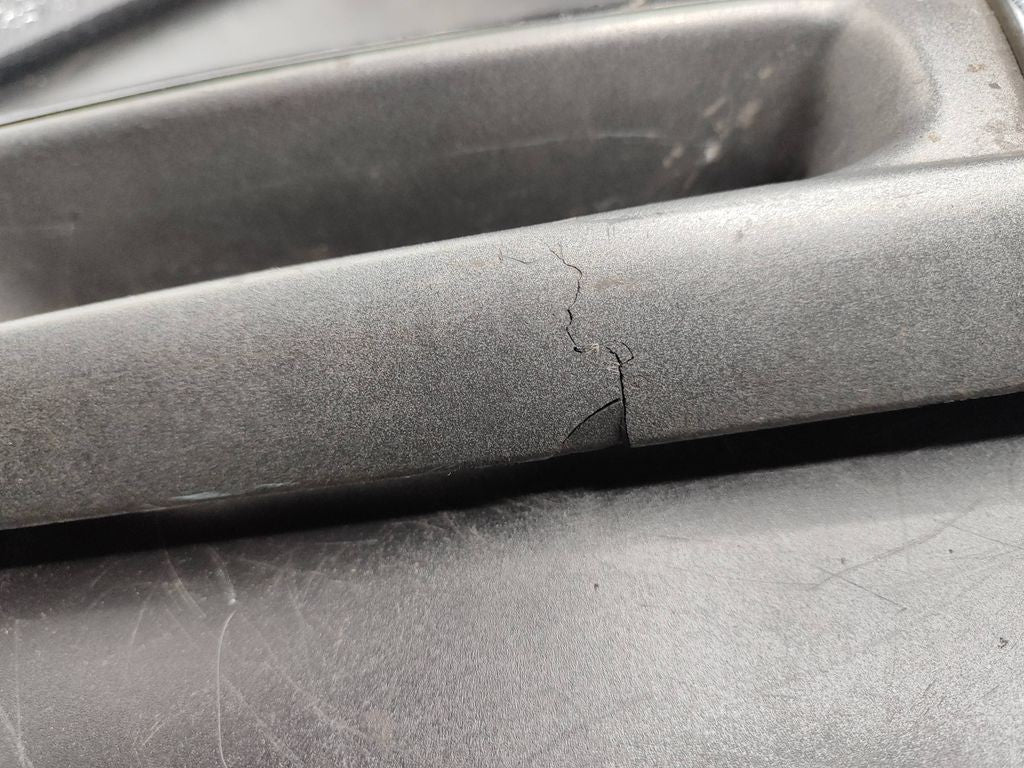 Fiat Marea 2000 Front bumper upper radiator grill / With small defect