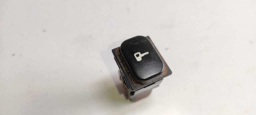 Peugeot 607 3.0i V6 Petrol 2001 Central Locking Switch Button 96296488