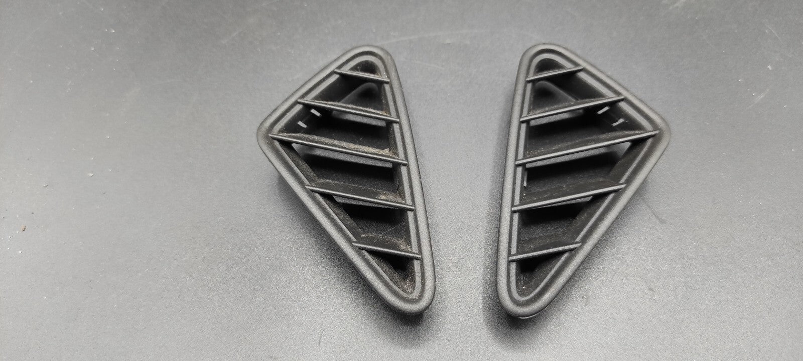 Alfa Romeo GT 1.9JTD 2004 LHD Dashboard Sides Air Vent Grill Set