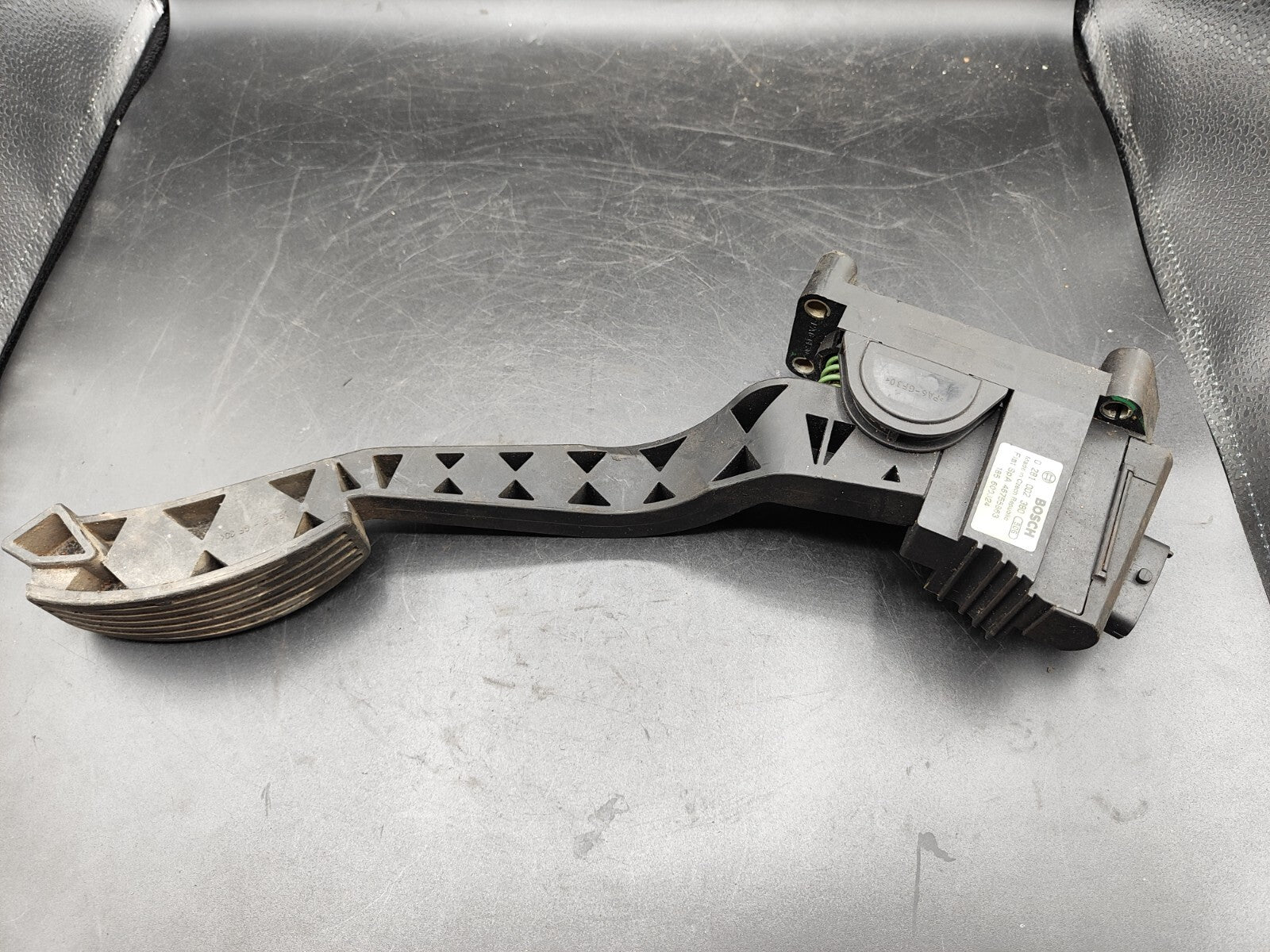 Alfa Romeo 147 GT 1.9JTD Diesel 2004 LHD Throttle Gas Pedal 0281002380 46755863