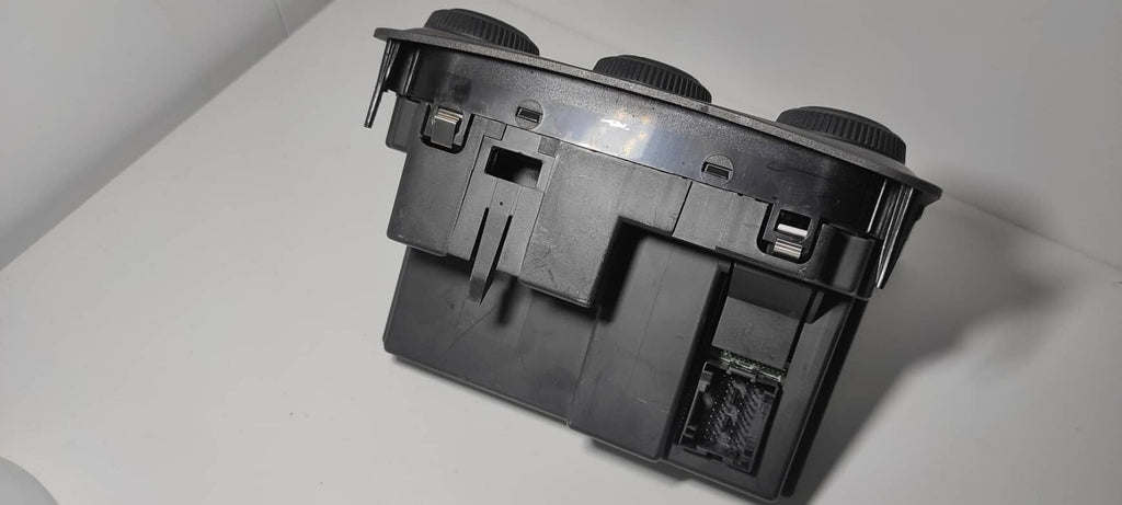 Alfa Romeo GT 1.9JTD 2004 LHD Front Dash Climate Control Unit 01560513690