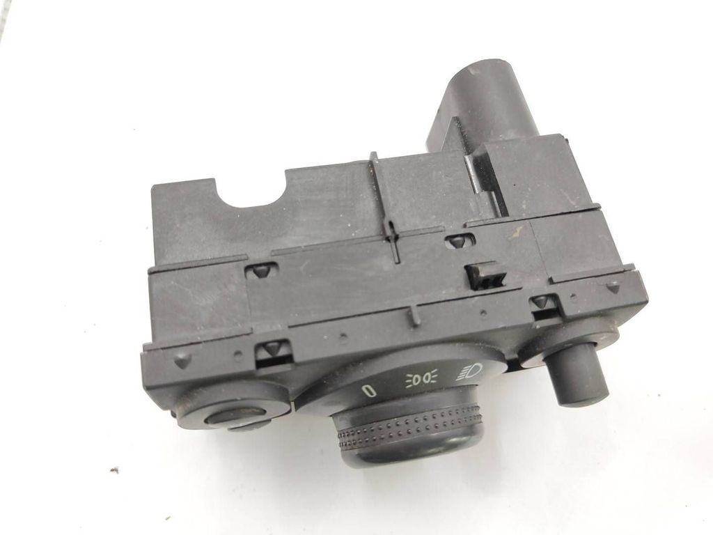 Opel Astra H 2005 Light switch 13100141 