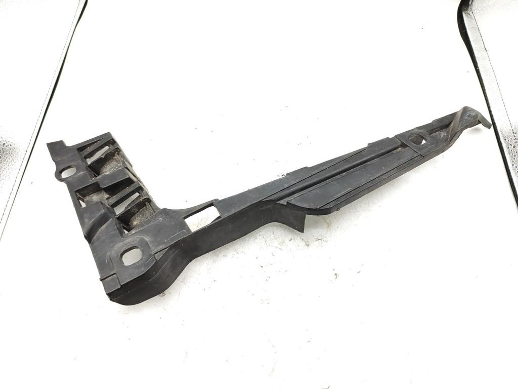 Alfa Romeo 159 JTS 2006 rear left bumper mounting bracket 60688691 