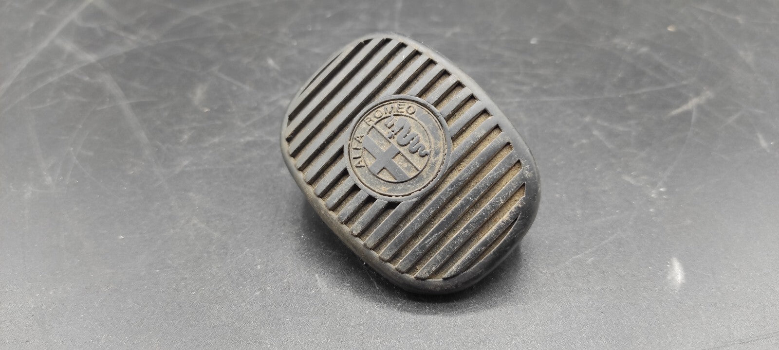 Alfa Romeo GT 2.0JTS 2004 Brake Pedal Rubber Pad Mount Insert 46755870