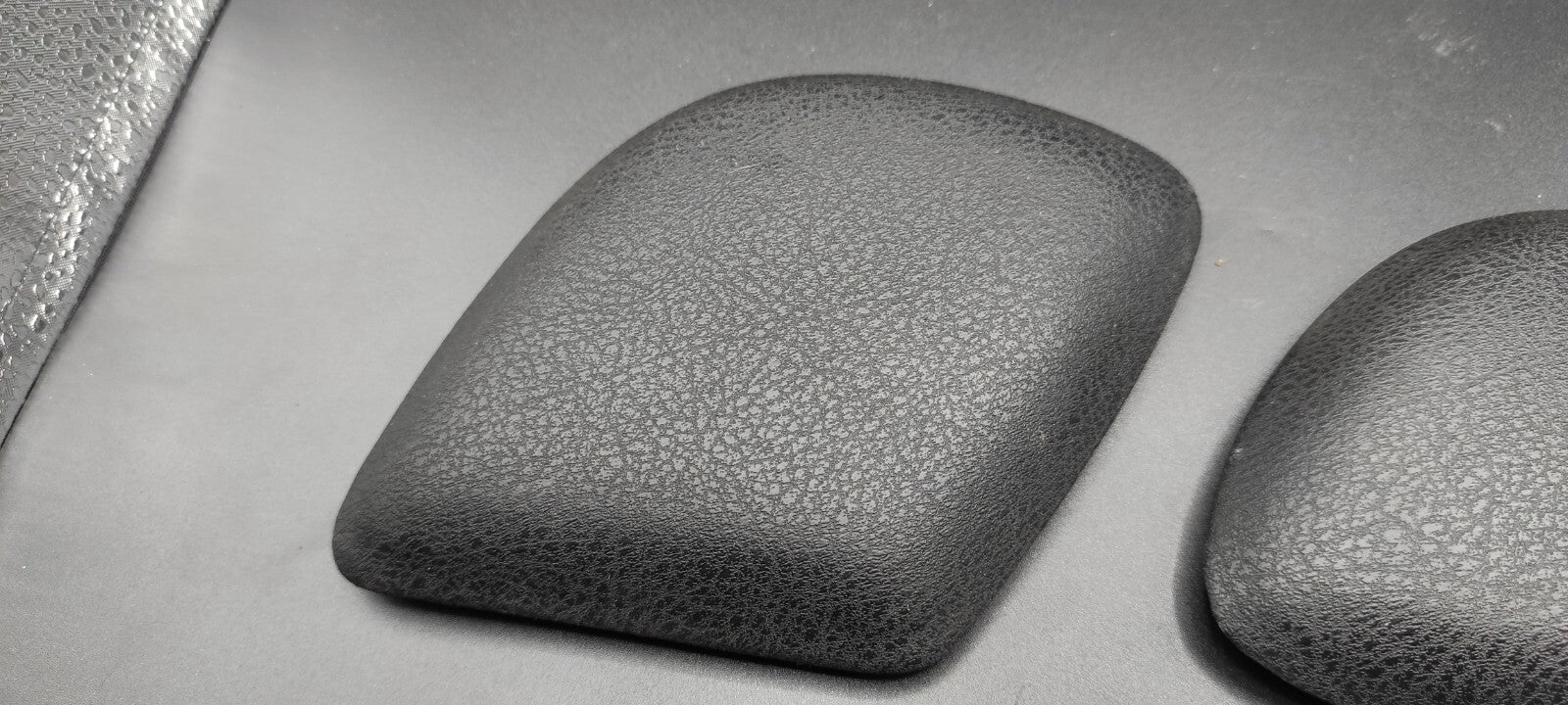 Alfa Romeo GT 1.9JTD 110kW 2005 Front Left Right Center Console Leather Trim