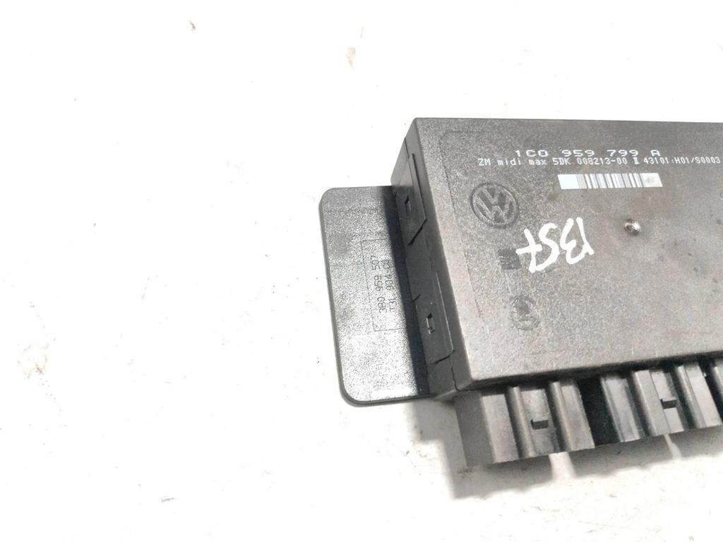 Skoda Octavia Mk1 1U 1997 Comfort convenience body module 1C0959799A 