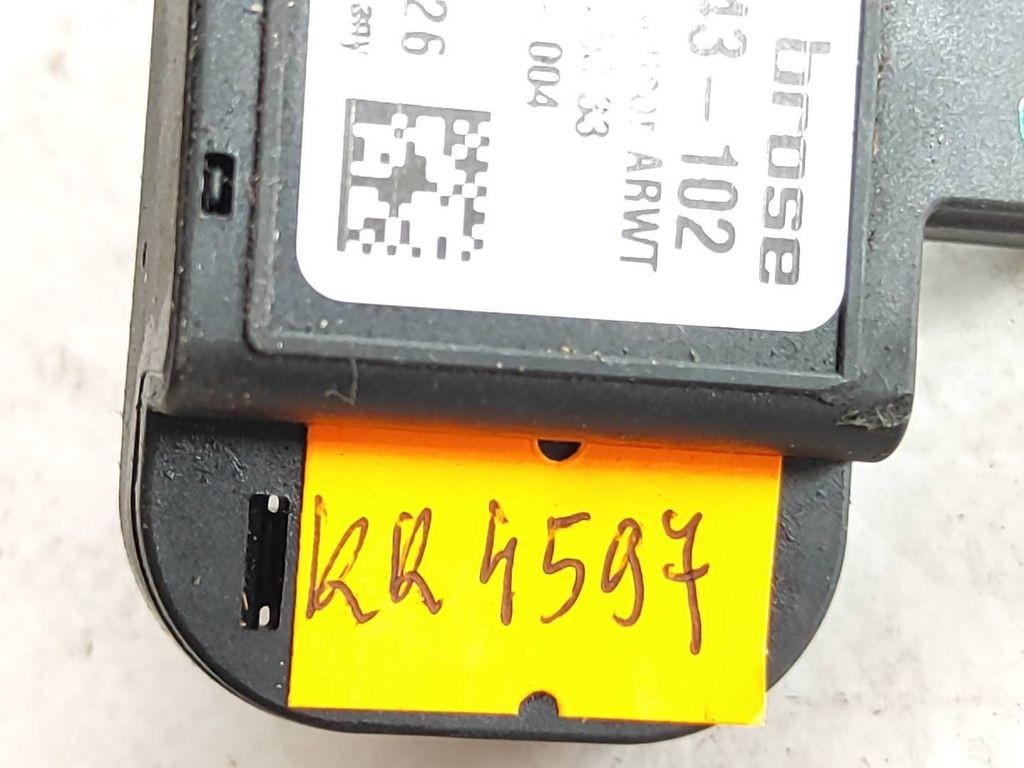 Mercedes-Benz E W212 2015 tailgate trunk boot lift sensor A2049050033 