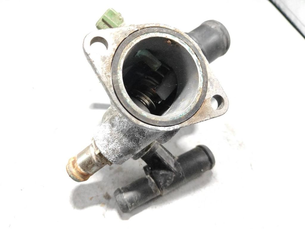 Alfa Romeo 155 1.8i 103kW 1994 Engine Thermostat housing V2334 