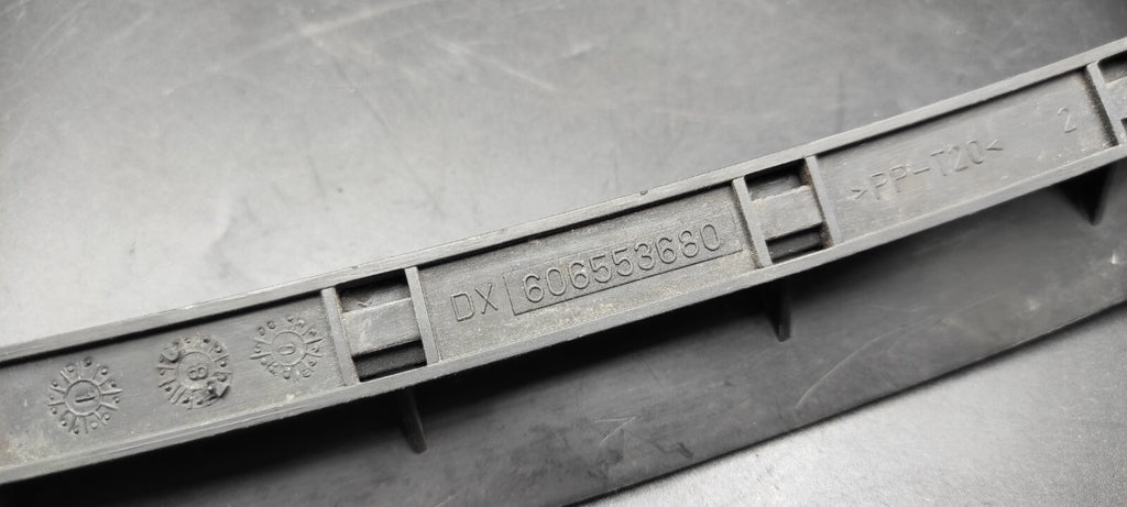 Alfa Romeo 156 2004 Front Right Window Stripe Molding Bracket 606553680