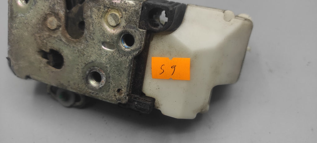 Alfa Romeo 147 1.9JTD 110kW Diesel 2004 LHD Front Left Door Lock B792