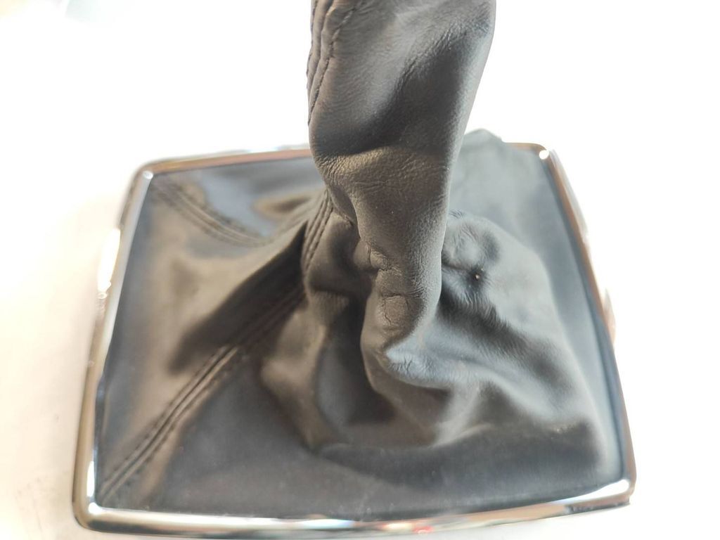 Mercedes-Benz C W204 2007 Gear lever shifter trim leather knob A2042673710