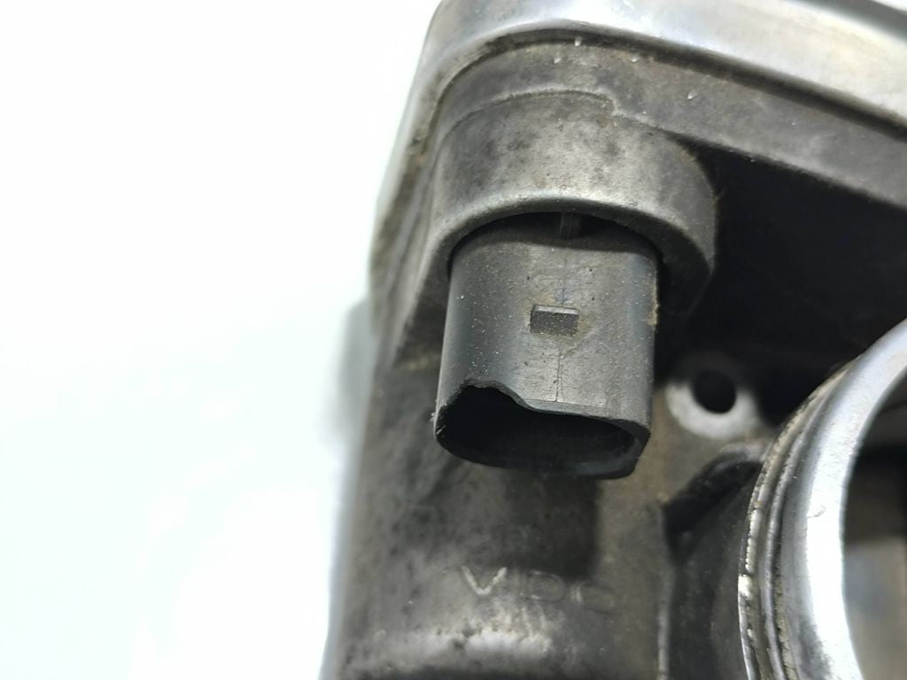 BMW 525i E39 2003 Engine Petrol throttle valve 7502444 