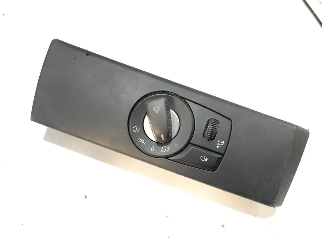 BMW 530D Series E60 E61 2007 HeadLight switch button 6988553 
