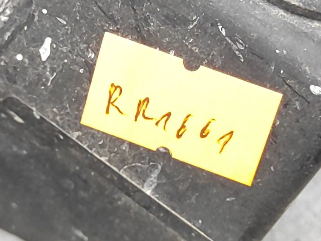 Volkswagen Caddy 2008 front right bumper mounting bracket 1T0807890B