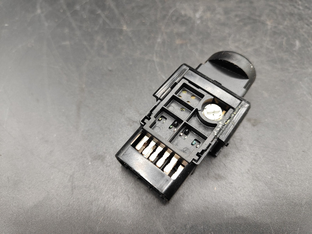 Pontiac Vibe 2004 LHD Hazzard Light Switch Button 157962